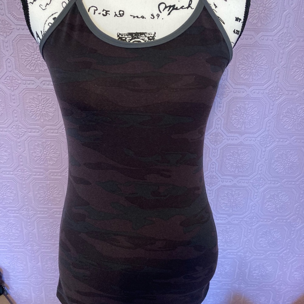 Ladies tank with built-in bra size small